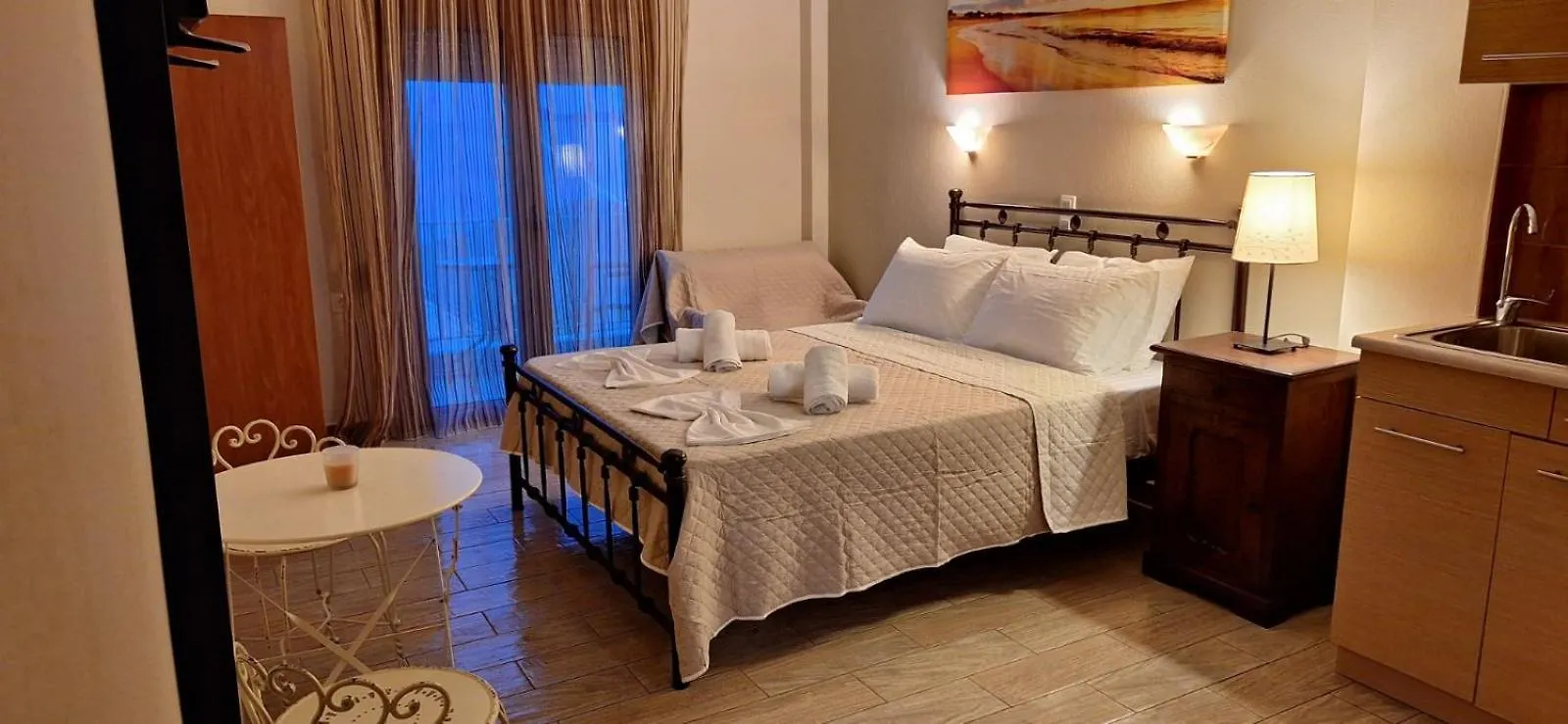 Diolkos Apartement Nea Roda